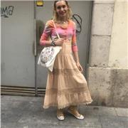 Profesora de lenguas y humanidades: Filosofía, catalán, castellano y francés